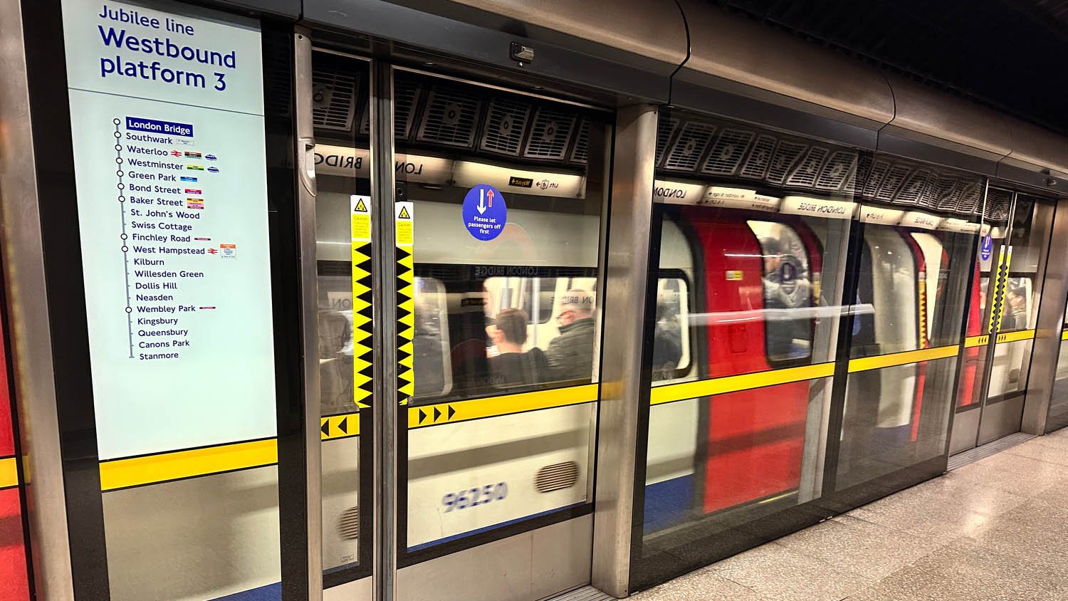 How to Use London's Public Transportation — The Empty Nest Explorers